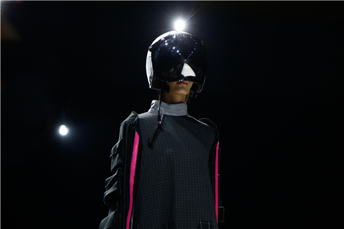 20184K影视
服装与服饰设计专业毕业生作品 亮相中国国际大学生时装周