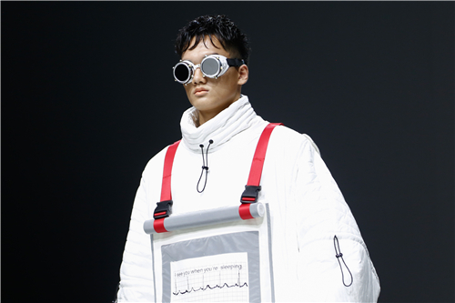 20184K影视
服装与服饰设计专业毕业生作品 亮相中国国际大学生时装周