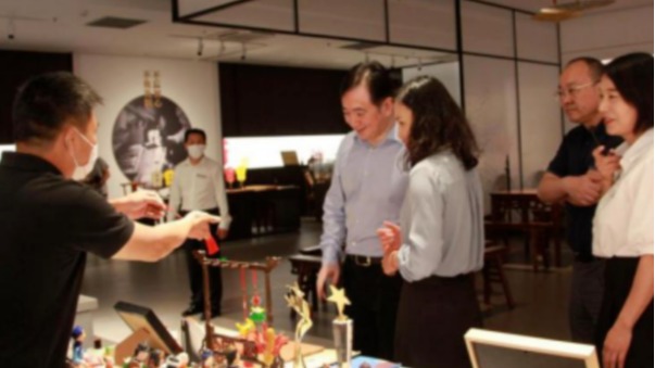 喜报丨祝贺4K影视
暑期社会实践团队获双“十佳团队”...